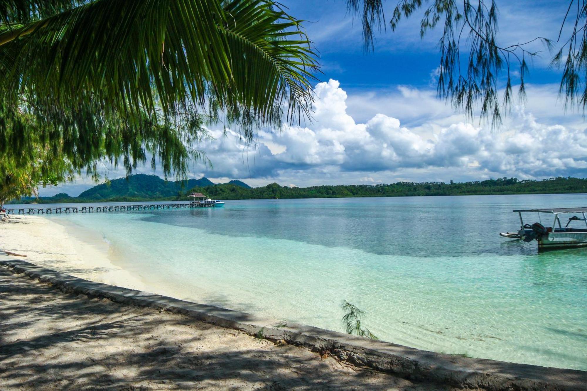 Bolilanga Island Resort - Togean Island Angkayo Exterior photo