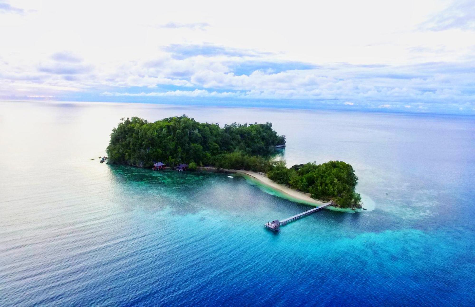Bolilanga Island Resort - Togean Island Angkayo Exterior photo